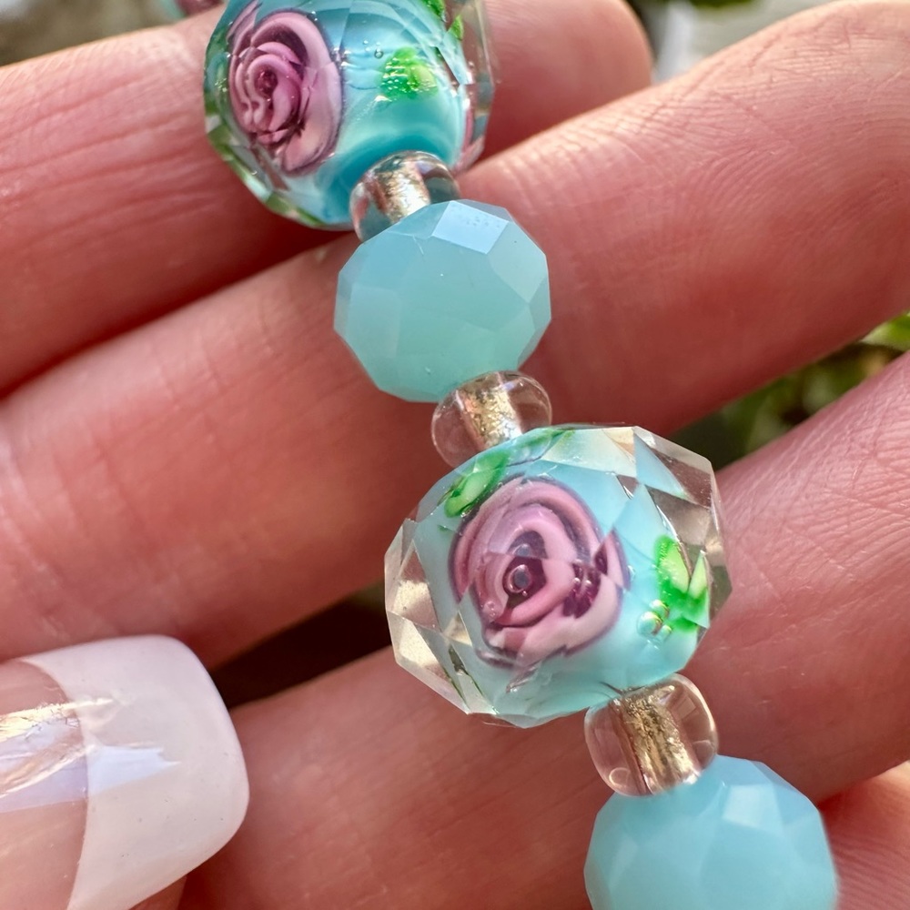 Glass Rose Bead Bracelet